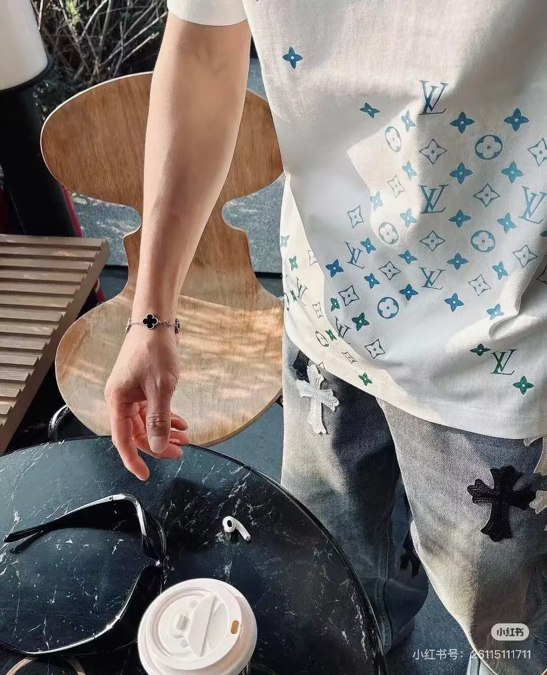Louis Vuitton/ LV